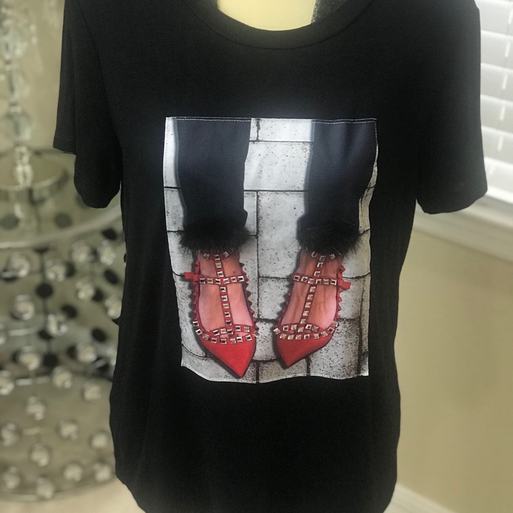 Black shirt